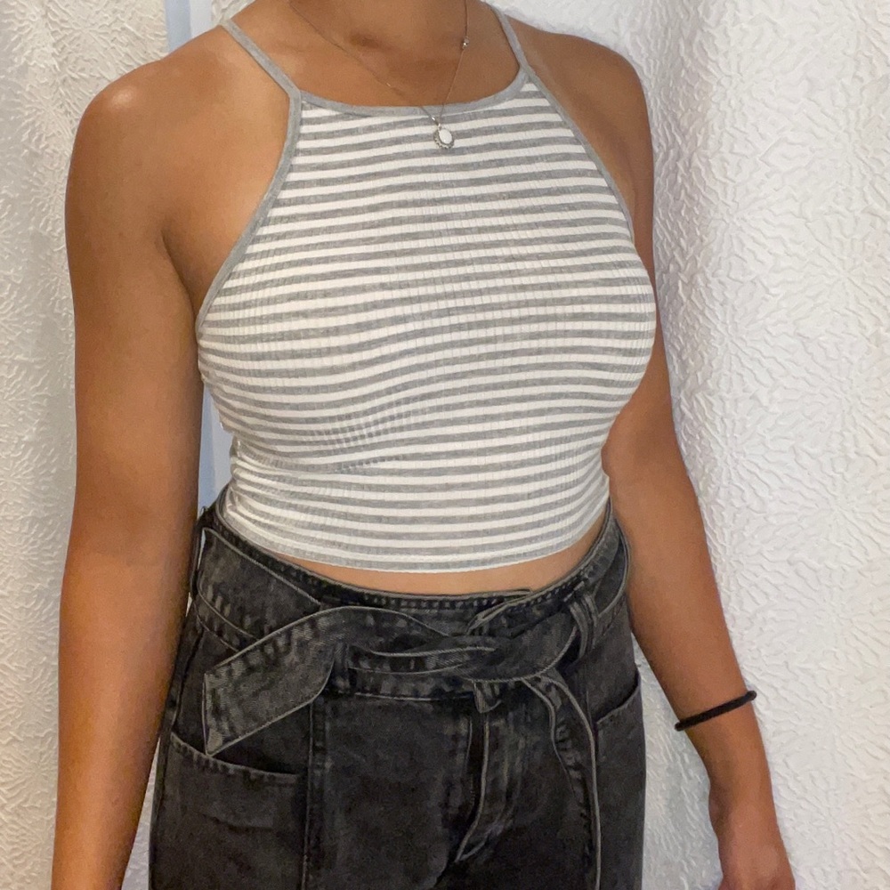 Cute striped grey and white crop top!!
